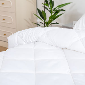 Microfiber/Bamboo Blend Quilt | Hypoallergenic & Antibacterial | King