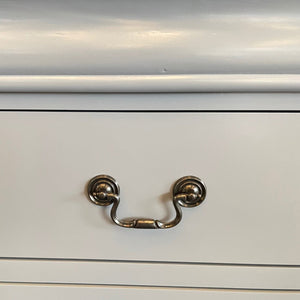 Dressing Chest with 6 Storage Drawers in Solid Wood | Mirror | Metal Handles | White Colour
