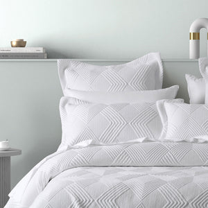 Bianca Cassiano White Polyester Jacquard Coverlet Set | Single/Double