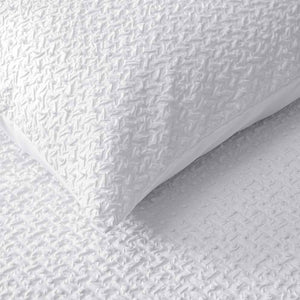 Accessorize Dotty Clip White Jacquard Quilt Cover Set | Queen