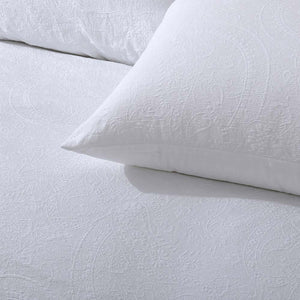 Accessorize Elma White Jacquard Quilt Cover Set | King