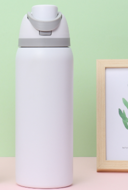 White Insulated Water Bottle 32oz | 304 Stainless Steel | Dual-Drink Pop-Up Lid | Large Capacity