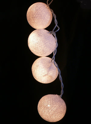 Battery Powered LED White Ball String Lights (20 balls, 5cm)