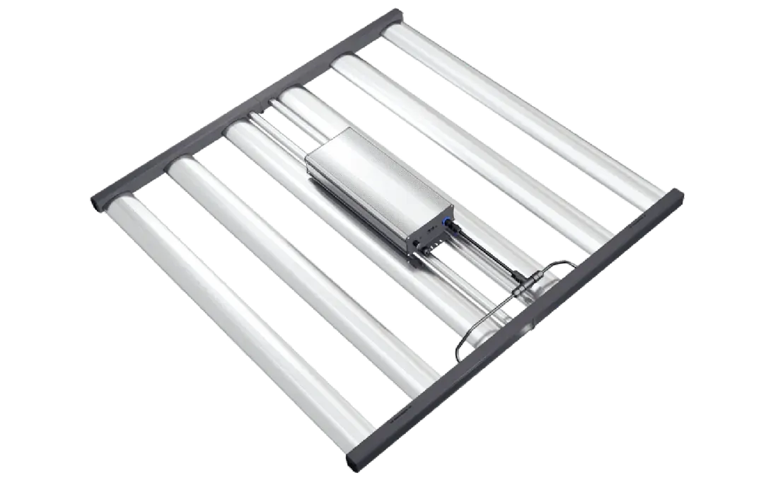 Master 6 Bloom Red 660W LED Grow Light | 730nm Full Spectrum | PPF 1946 µmol/s | 2.79 µmol/J | IP66 | 5×5 Flower Footprint | RJ14 Controller Ready | 3 Year Warranty