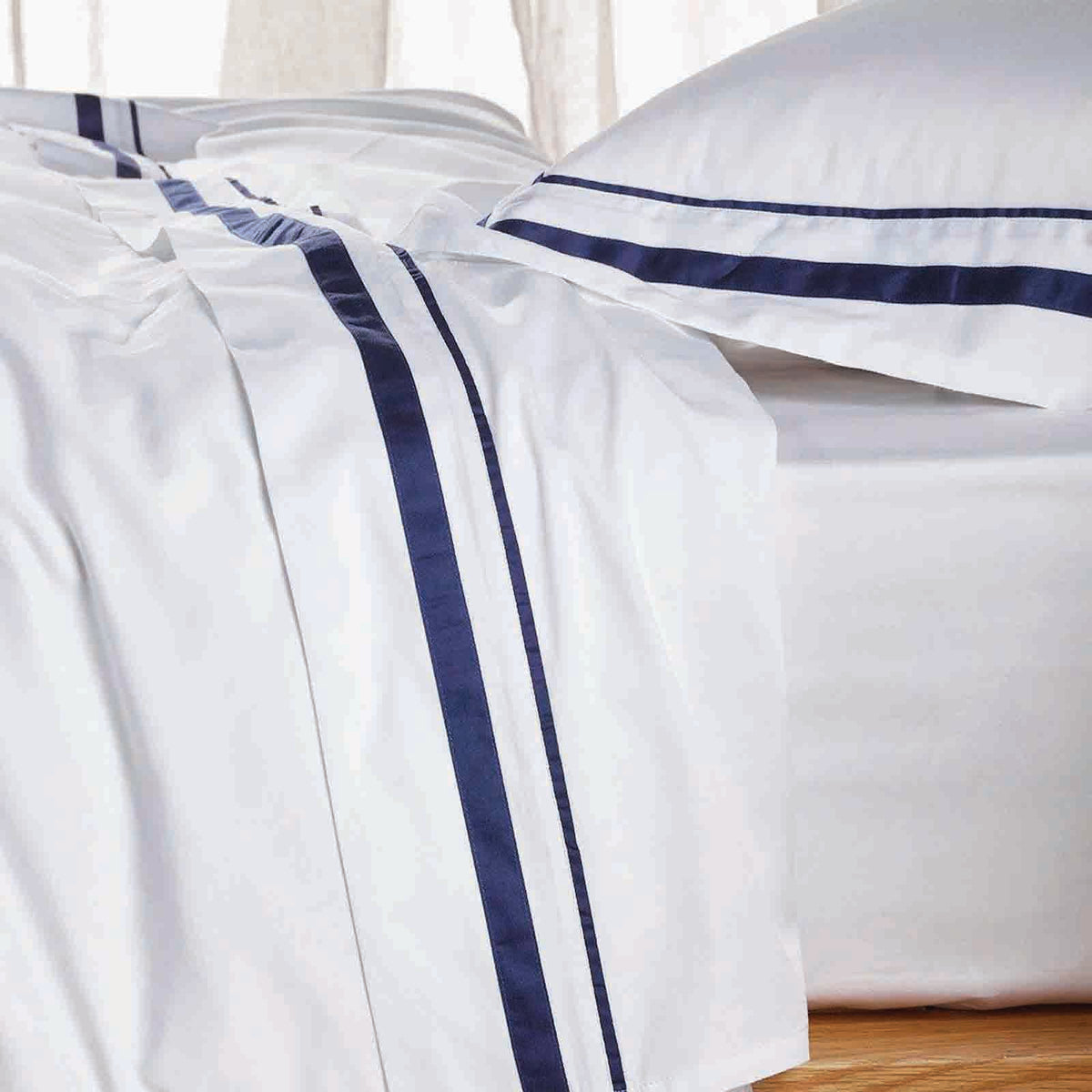 Cloud Sheet Set | 1000 TC Egyptian Cotton | White & Navy | Split King Size