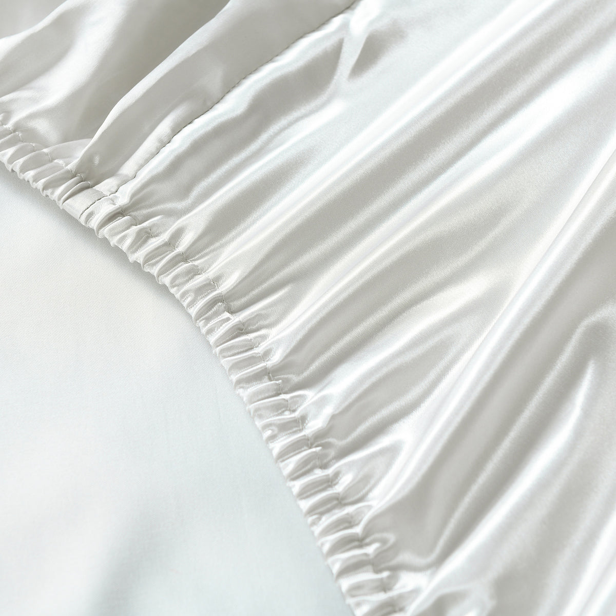 Satin Sheet Set | 3 Piece Fitted Sheet & Pillowcase | Soft | King | Silver