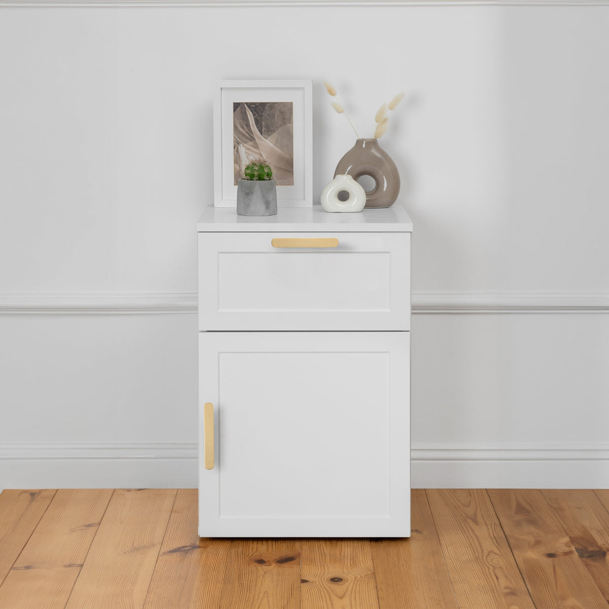 PORTO BEDSIDE TABLE | White | Hamptons | Oval Brass