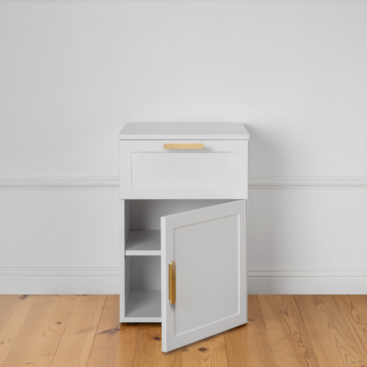 PORTO BEDSIDE TABLE | White | Hamptons | Oval Brass