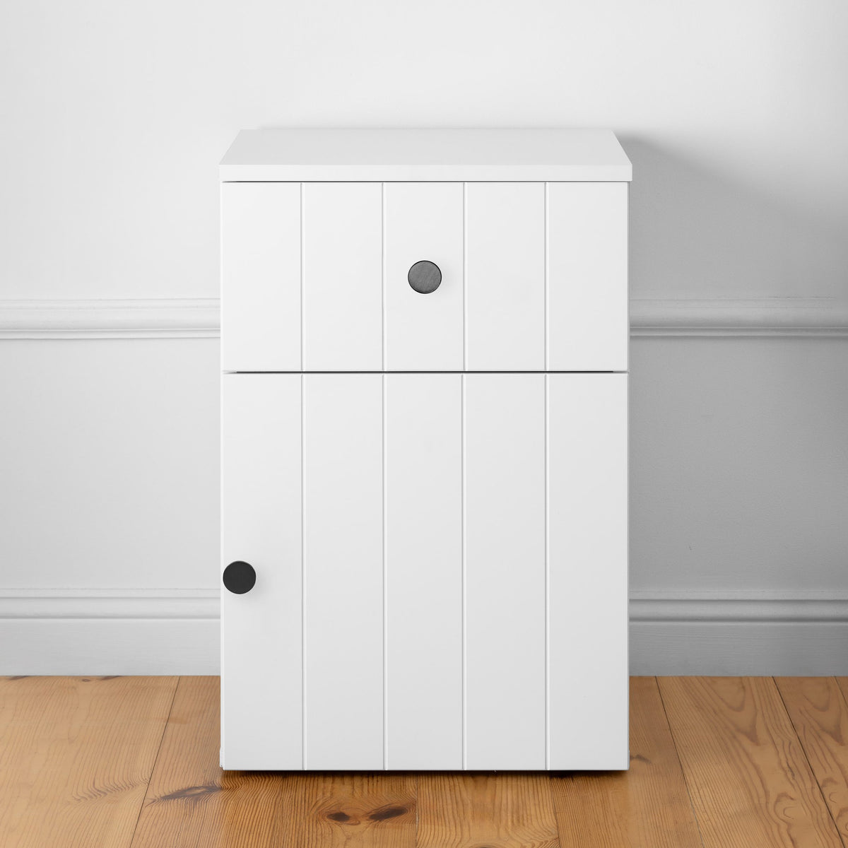 PORTO BEDSIDE TABLE | White | VJ Panel | Round Black