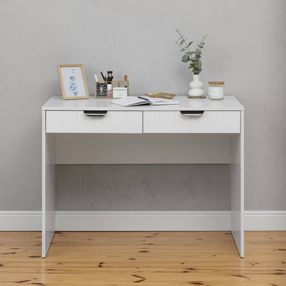 Odessa Desk | White | VJ Panel | Pull Black Handle
