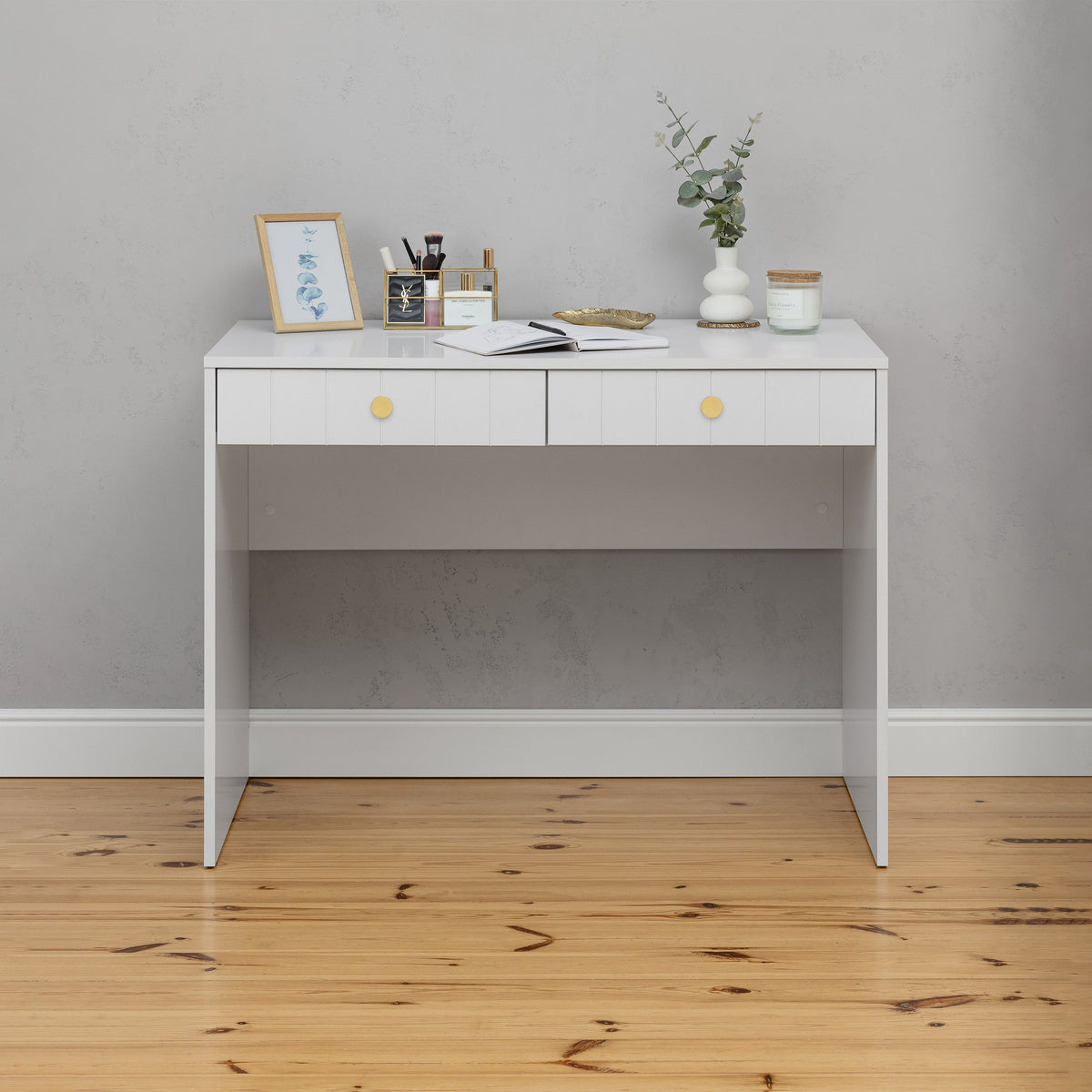 Odessa Desk | White | VJ Panel | Round Brass Handle