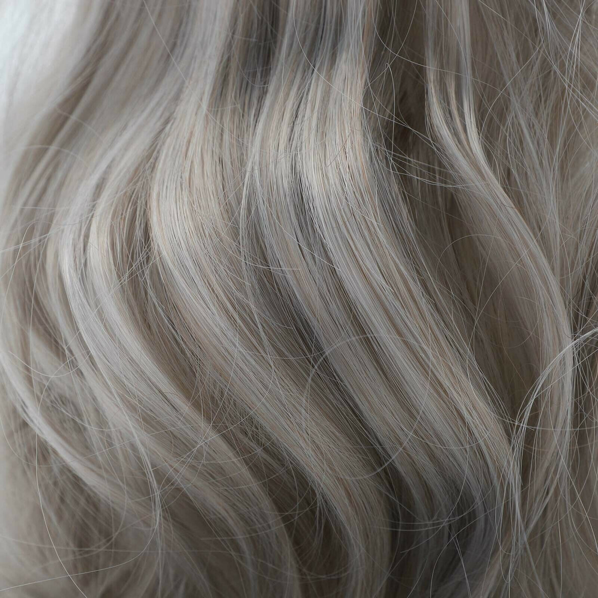 Brown Gold Long Wavy Wig | Synthetic Curly Hair | Cosplay Fashion | Blonde Highlight