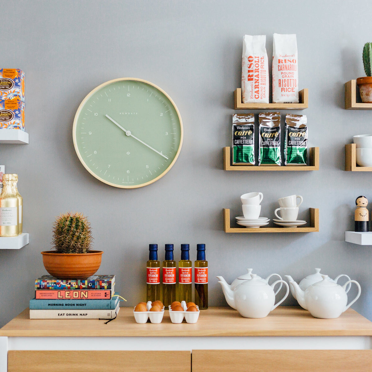 Mr Clarke Clock | Pale Wood | Bubble Green Dial 133