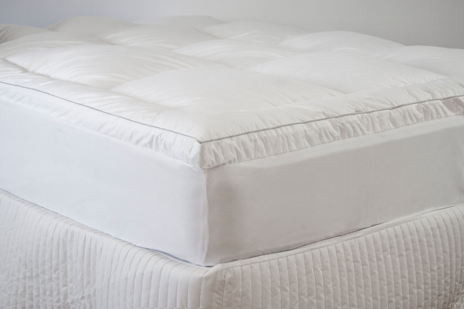 2800GSM Standard Microfibre Mattress Topper | V/P | Queen Size