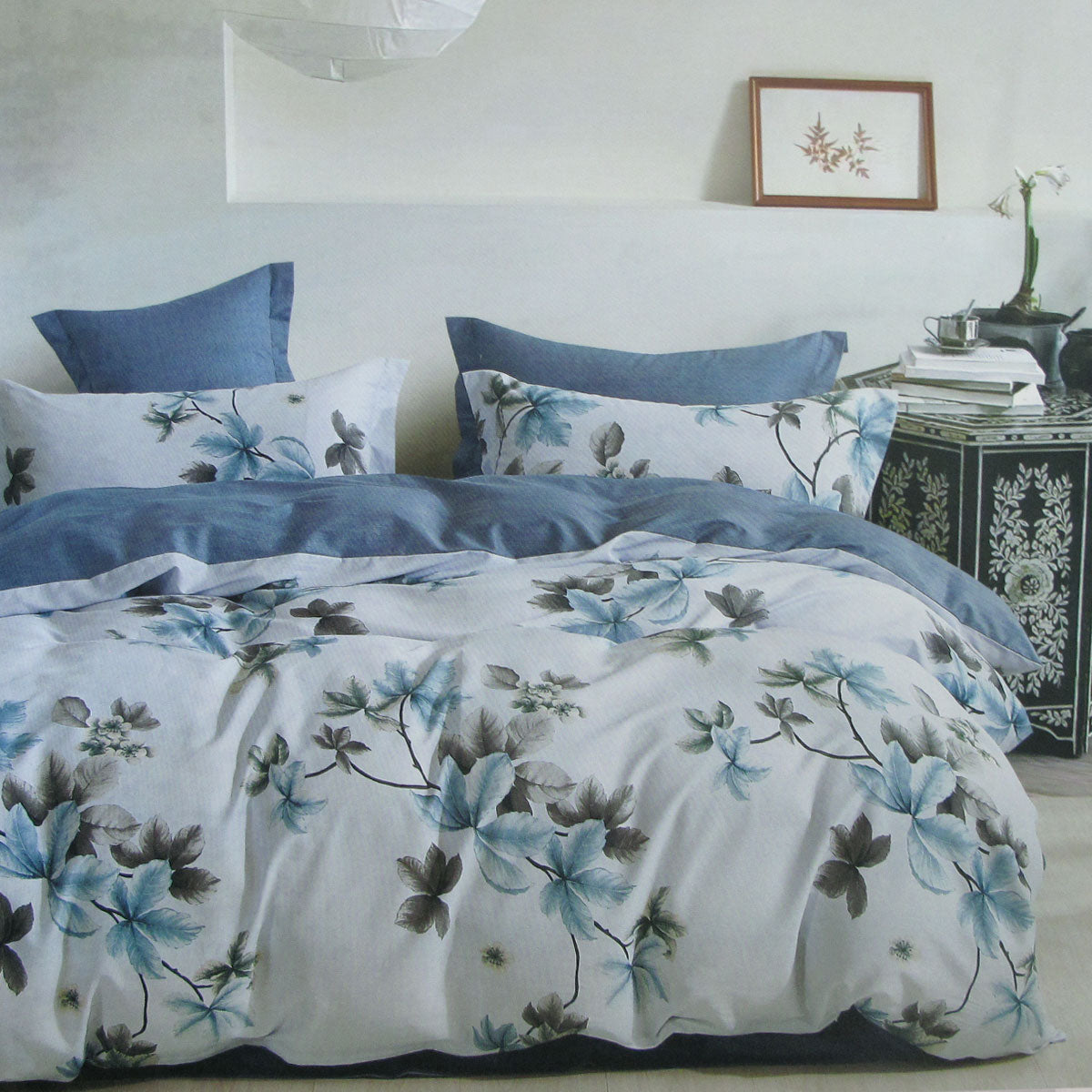 300TC Milla Blue Reversible Cotton Quilt Cover Set | Queen