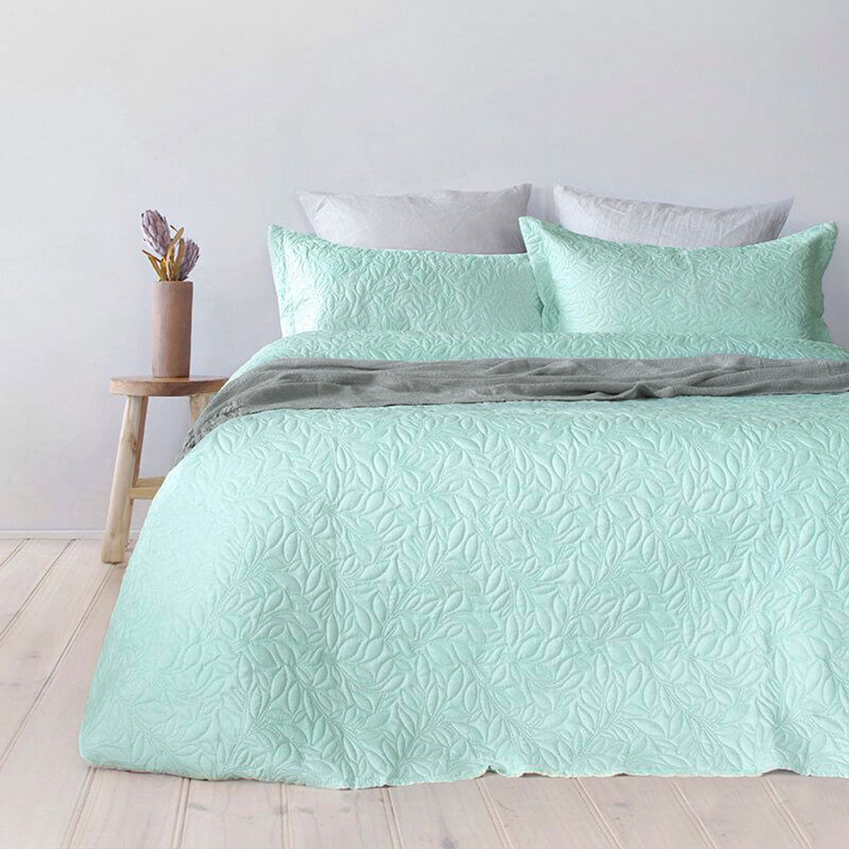 Bambury Botanica Embossed Glacier Coverlet Set | Queen/King