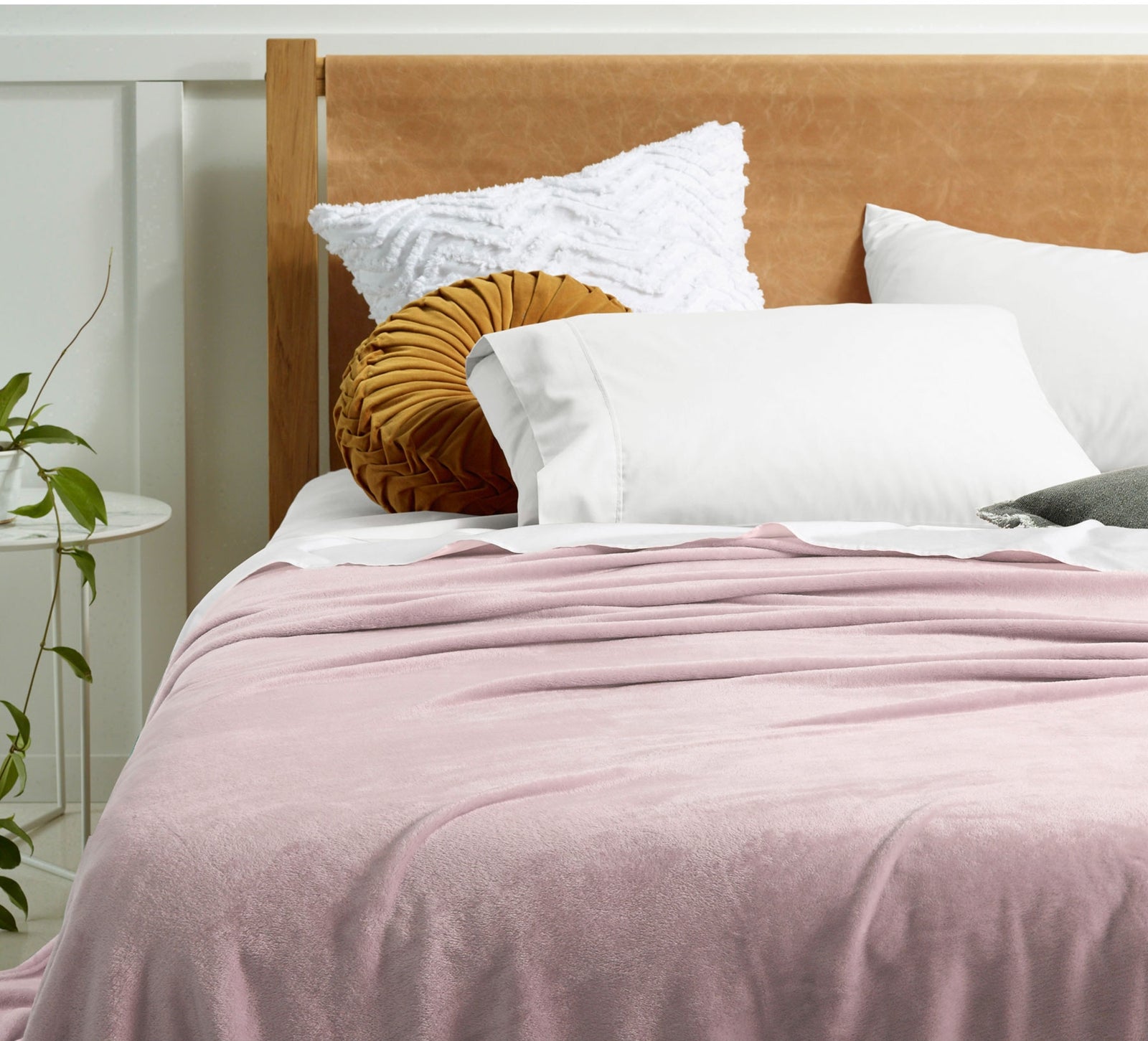 Accessorize Super Soft Blanket | Queen/King | Blush