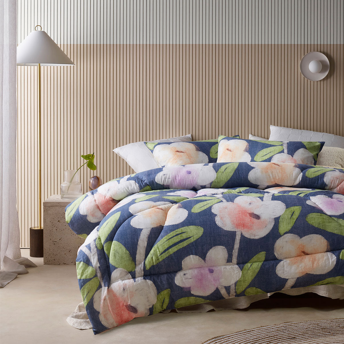 Accessorize Bella Blue Floral 3 Piece Comforter Set | Queen