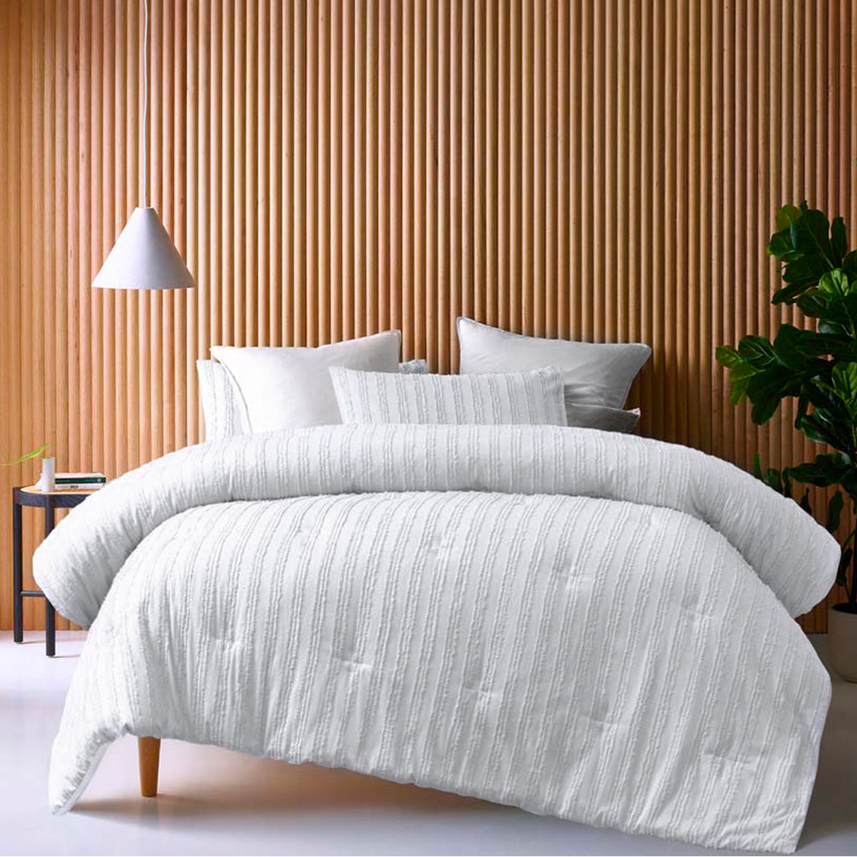 Vintage Design Homewares Reflections White 3 Piece Comforter Set | Queen