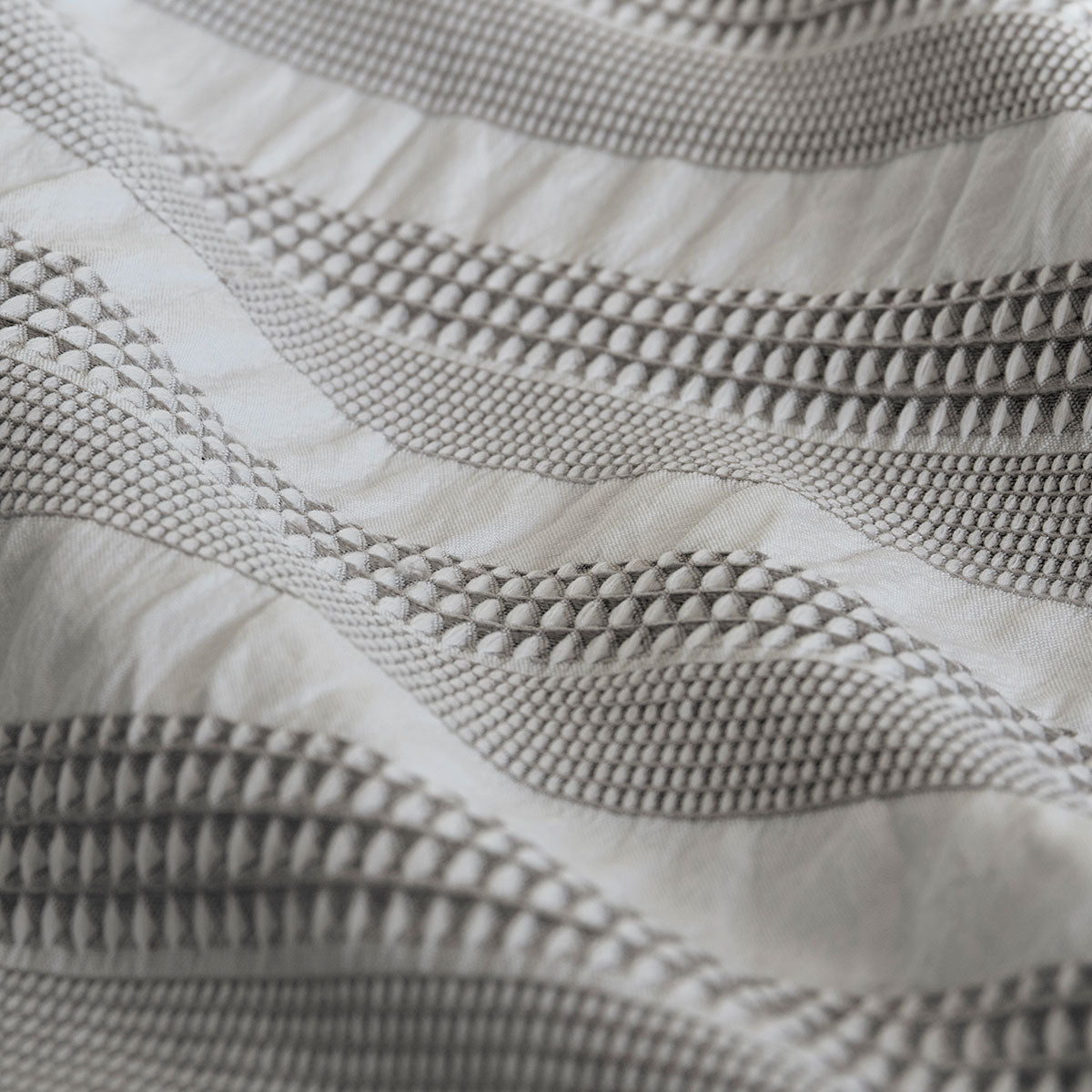 Ardor Cove Charcoal Seersucker Waffle Quilt Cover Set | Queen