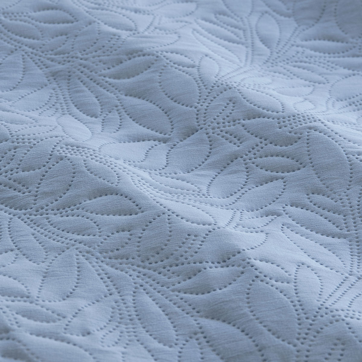 Ardor Lottie Bluebell Pinsonic Embossed Quilt Cover Set | King