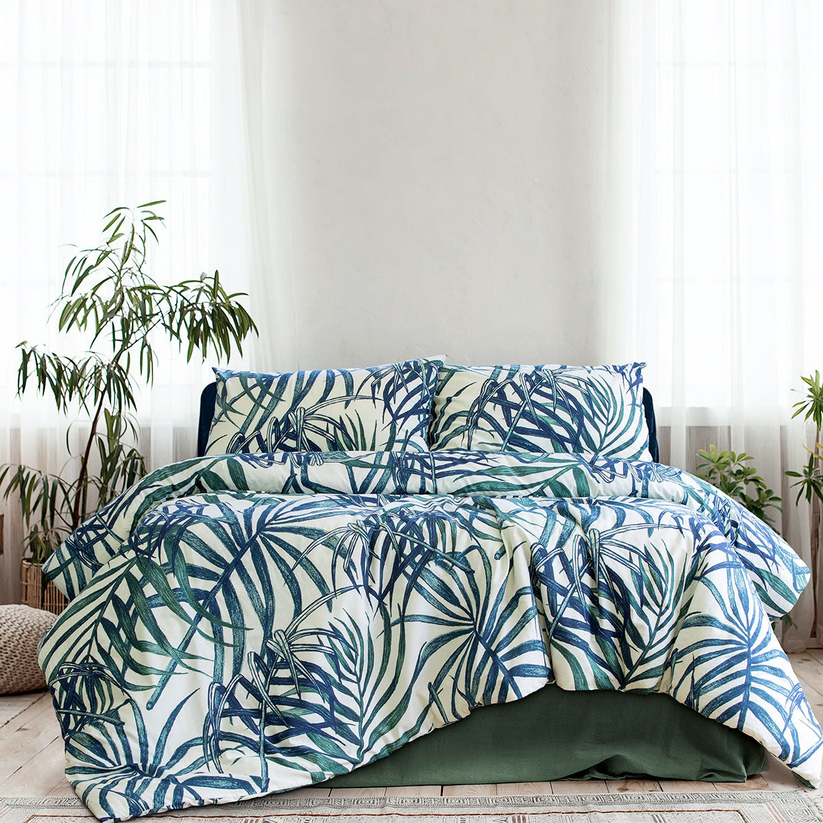 Ardor Palms Blue Polyester Cotton Quilt Cover Set | Queen