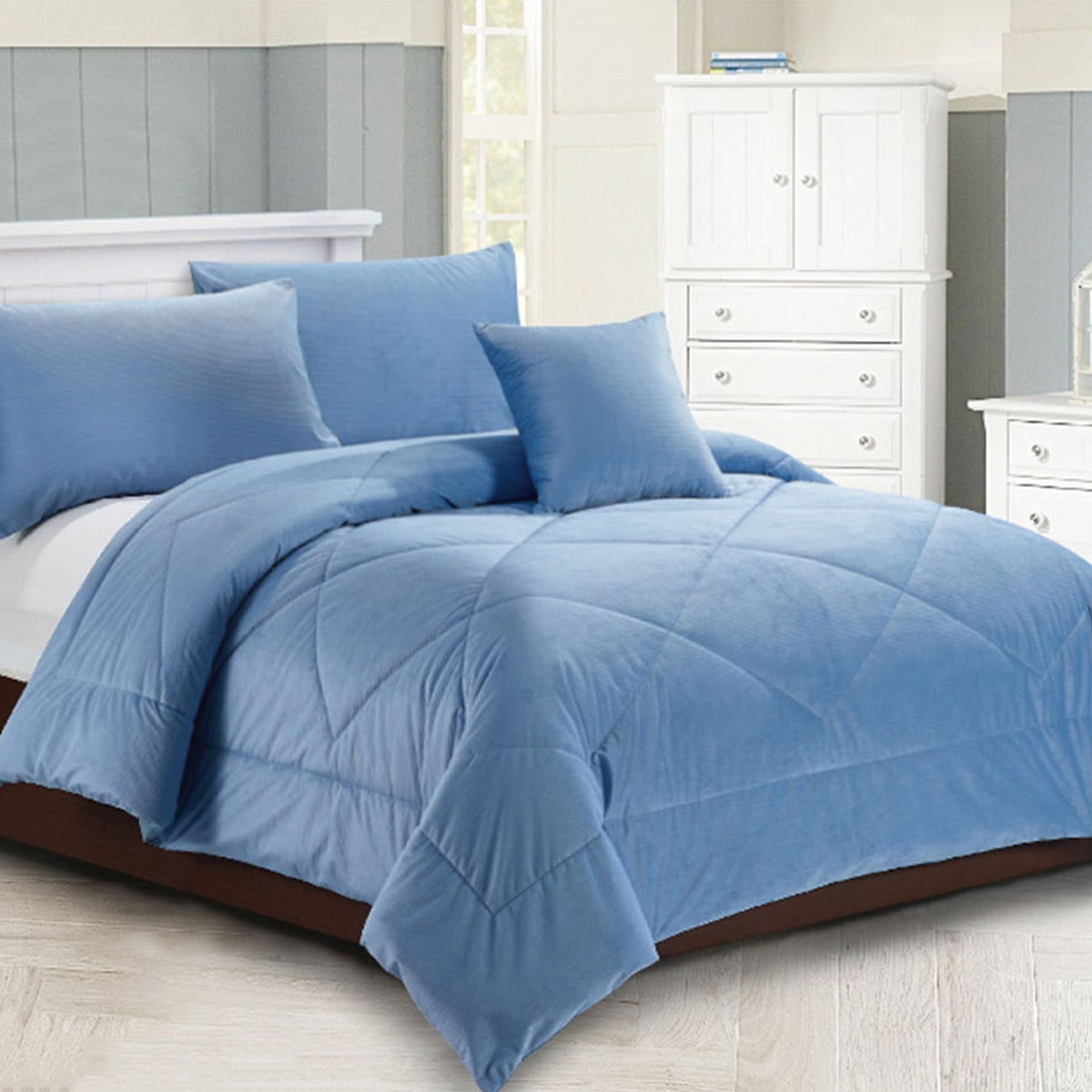 Georges Fine Linens Carrington Quilt / Comforter Set | Chambray Blue | Super King