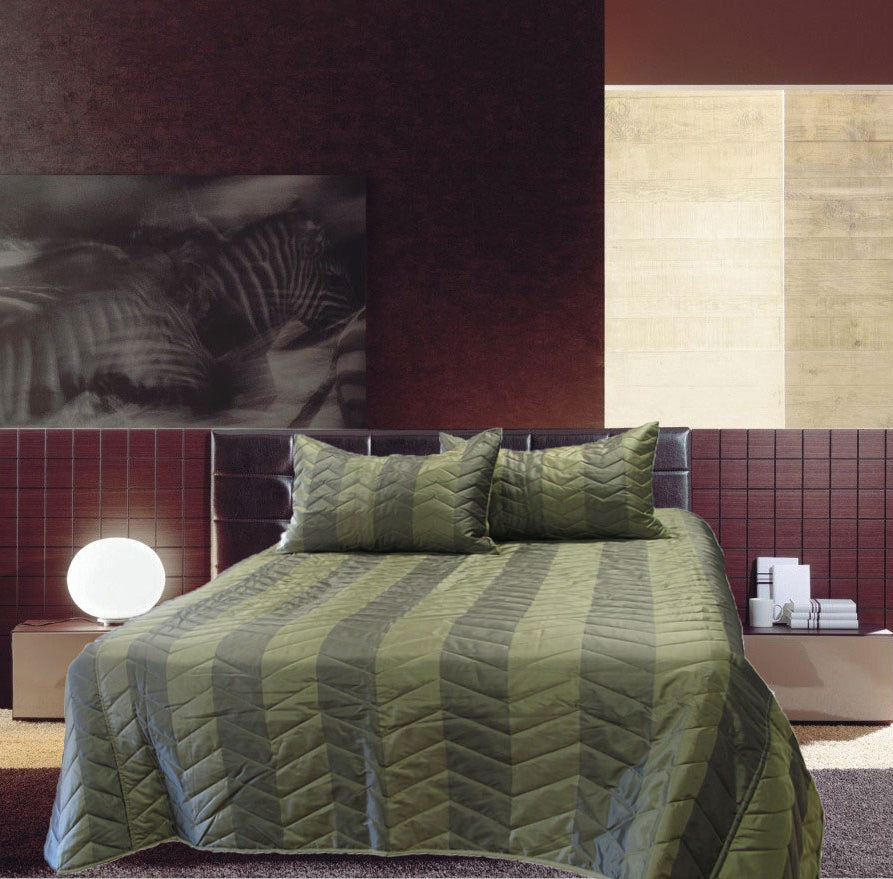 Rapee Faux Silk Coverlet Set | Zig Zag Sage | Queen