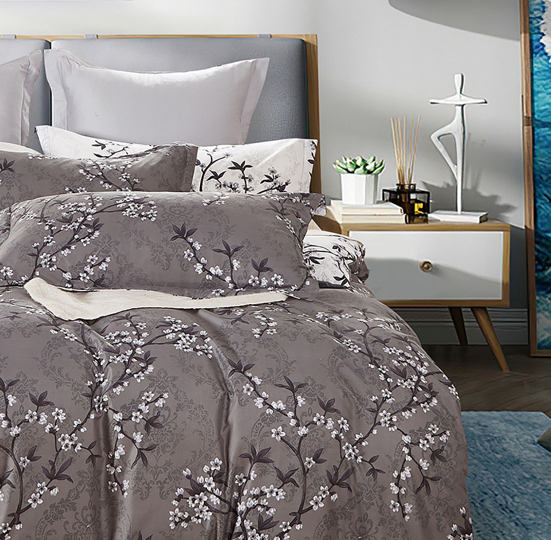 Iyanu | Queen Size | Quilt/Duvet Cover Set