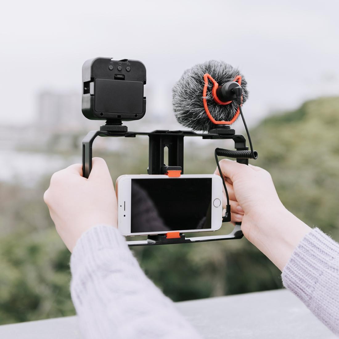 Vlogging Video Rig with Mic & Fill Light for Smartphone