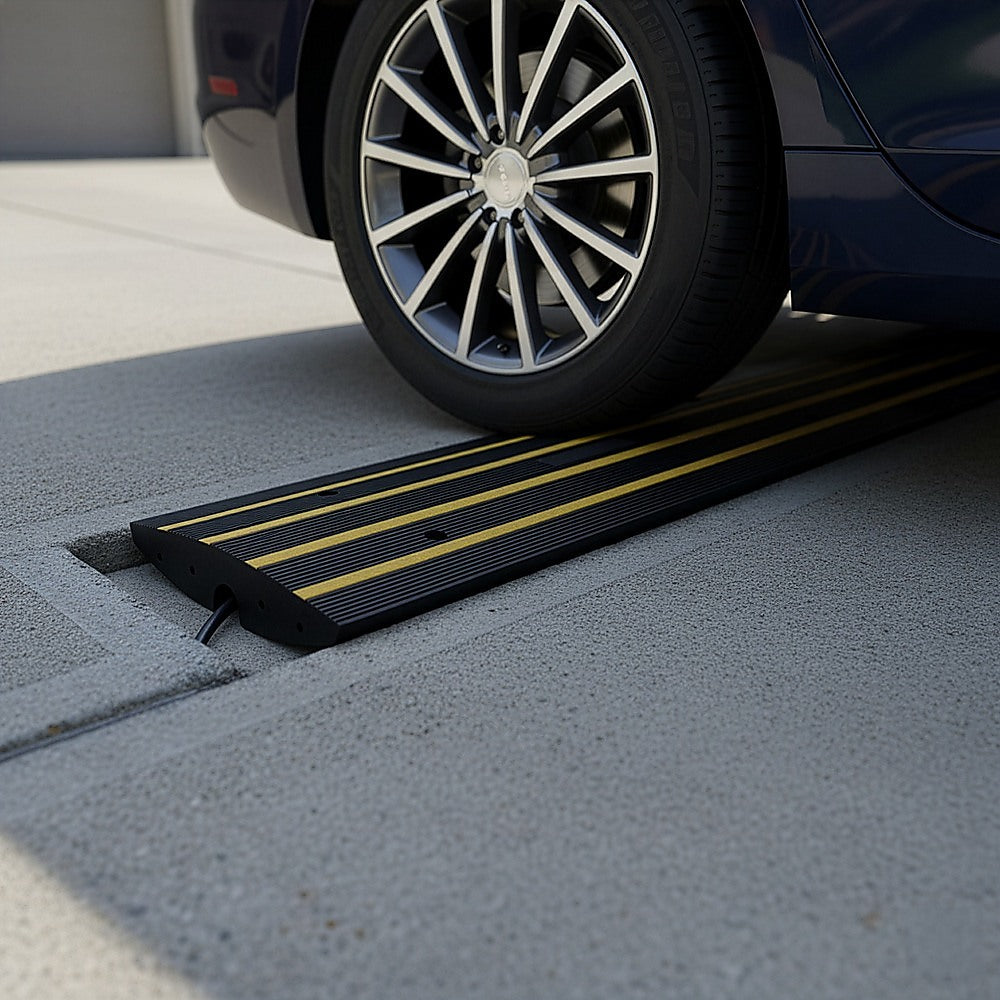 Car Driveway Curb Ramp | 10,000 KG Industrial Capacity | Heavy Duty Rubber