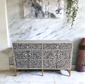 Mother of Pearl Grandiose Sideboard | Luxurious Storage