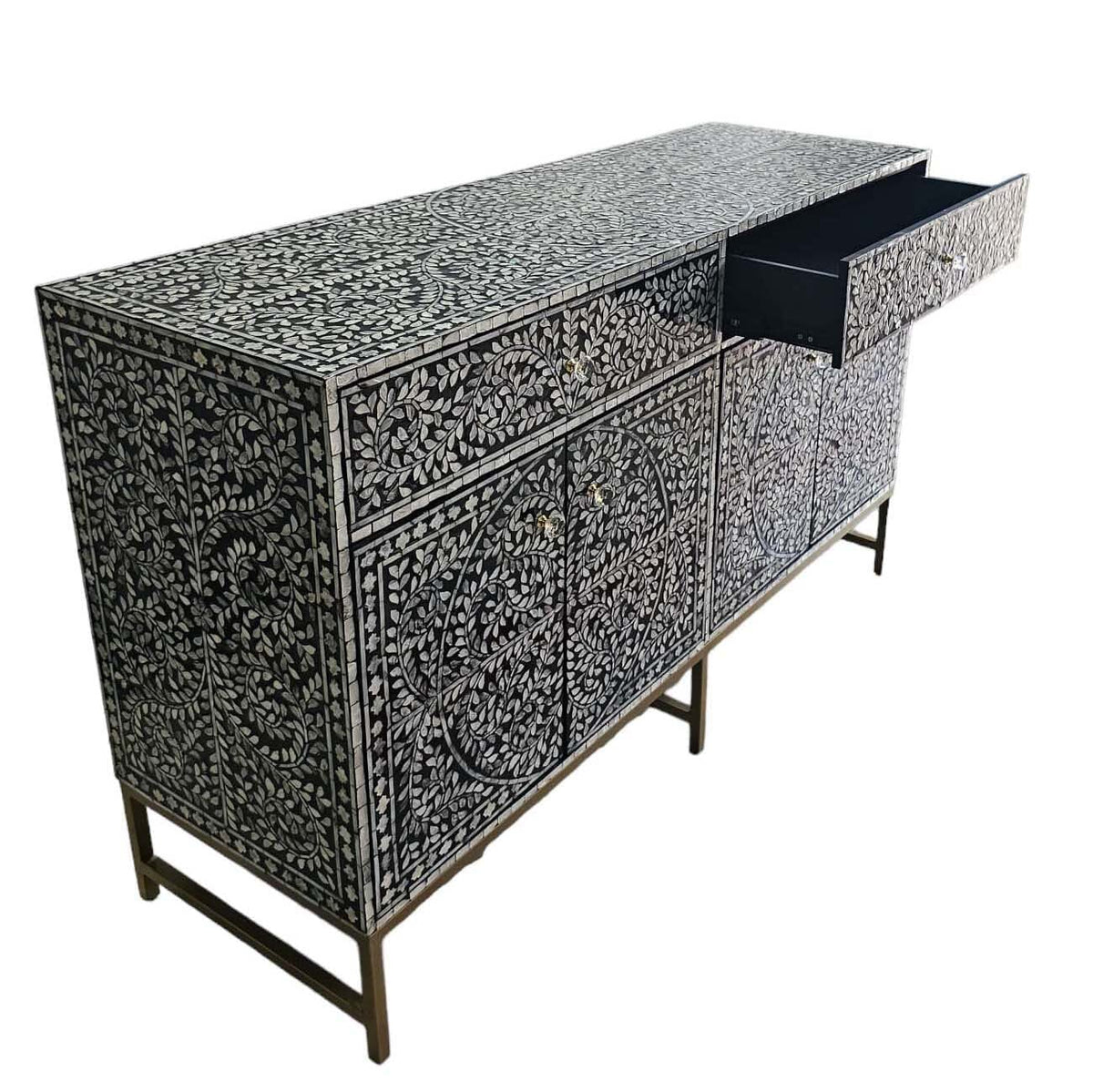 Mother of Pearl Grandiose Sideboard | Luxurious Storage