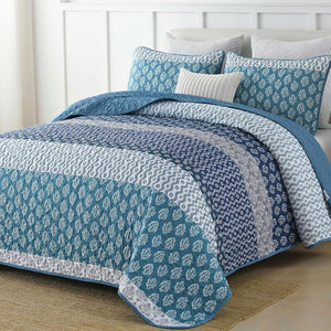 Classic Hydrangea Quilted Bedspread Set | 3-Piece | Soft & Cozy Quilt & Pillow Covers