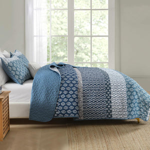 Classic Hydrangea Quilted Bedspread Set | 3-Piece | Soft & Cozy Quilt & Pillow Covers