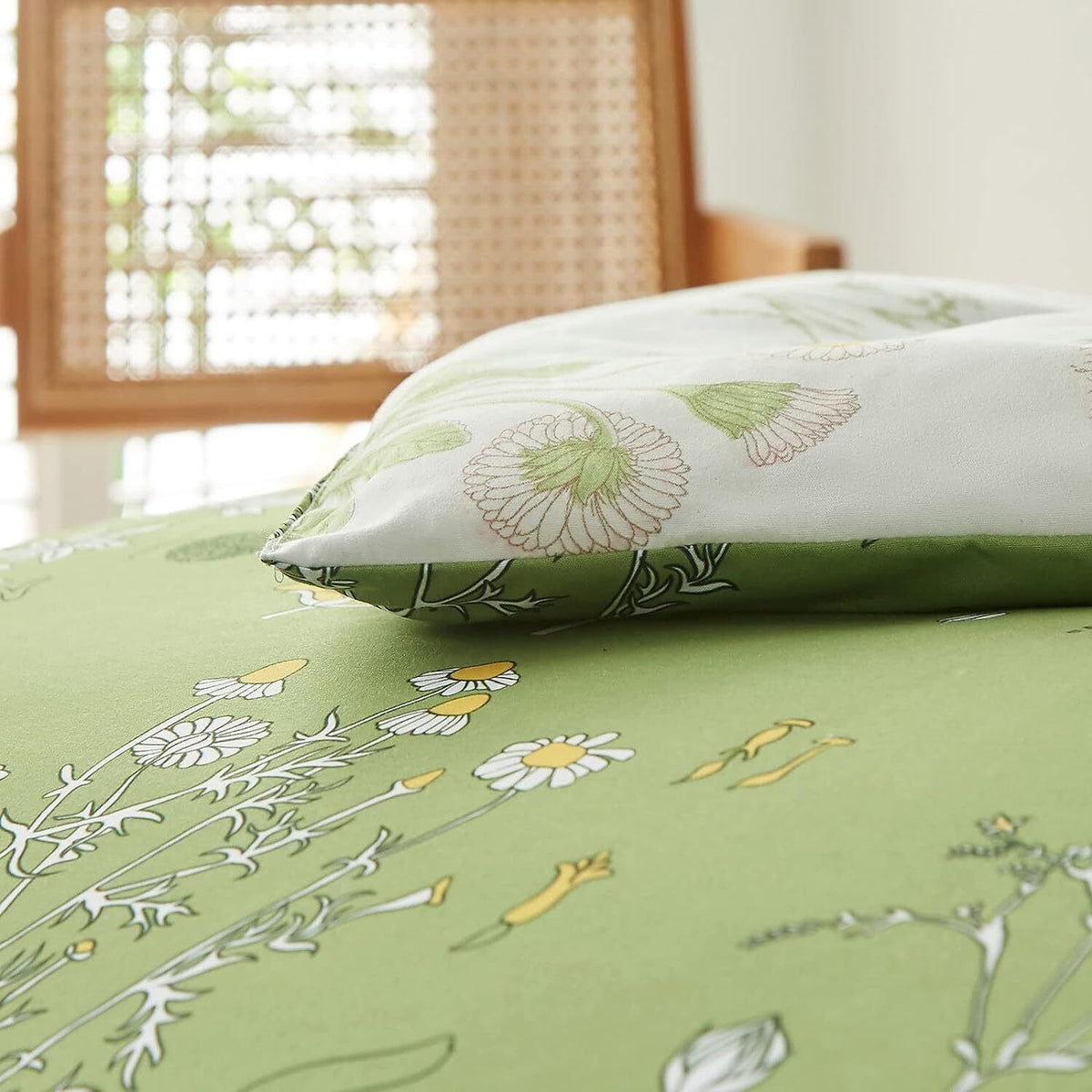 Vintage Delicate Green Bloom | 3 Pc Comforter & Pillow Cover Set
