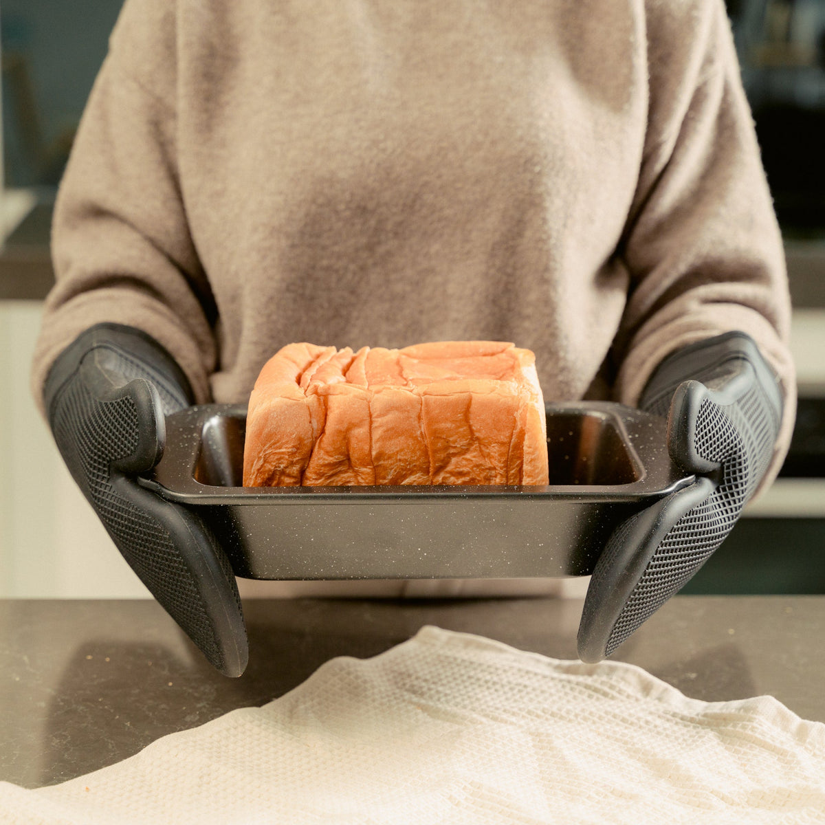 Silicone Oven Mitt | Heat-Resistant | Non-Slip Grip | Kitchen Baking & Cooking Glove