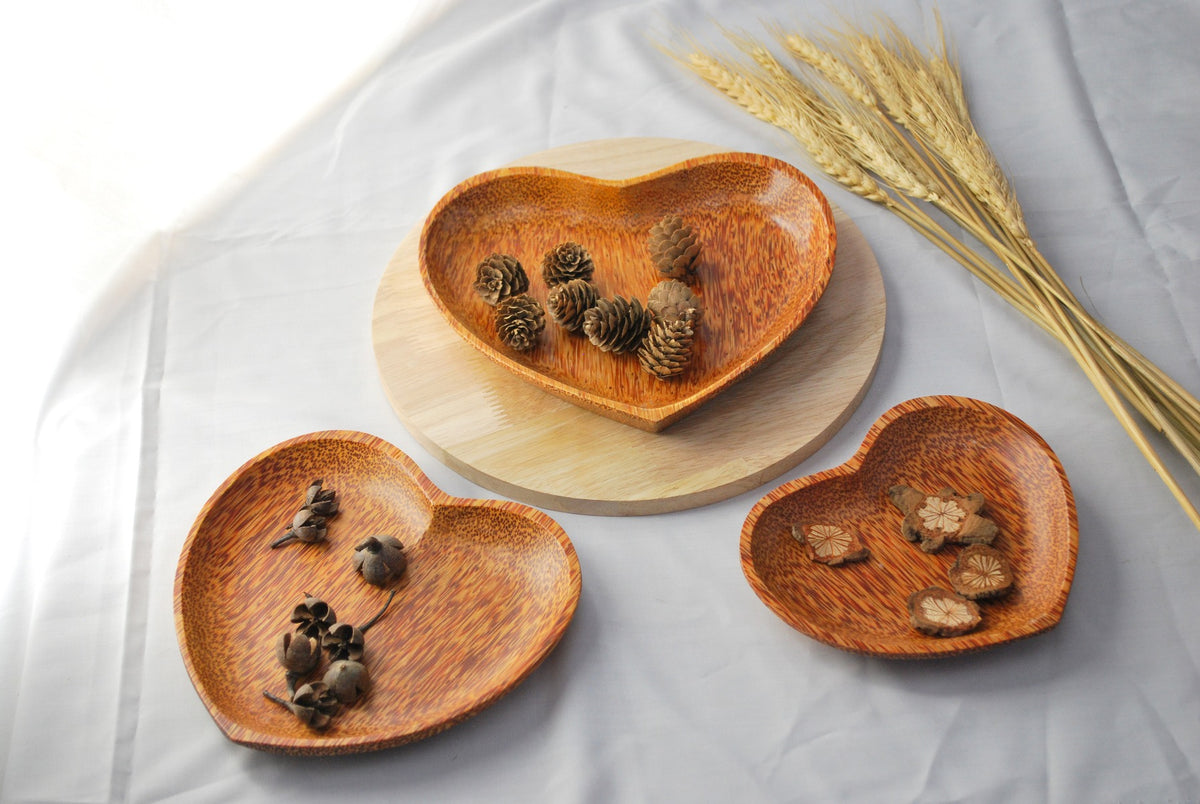 Set of 3 Coconut Wood Heart-Shaped Plates | Natural