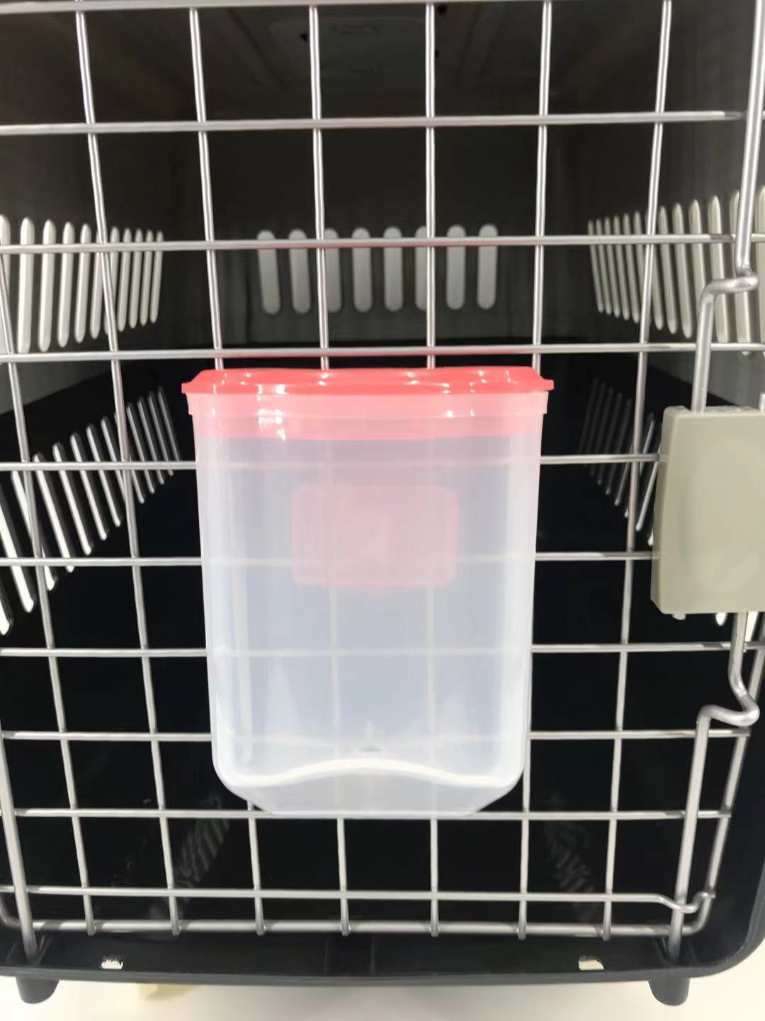Hanging Water Bottle for Pets - Pink