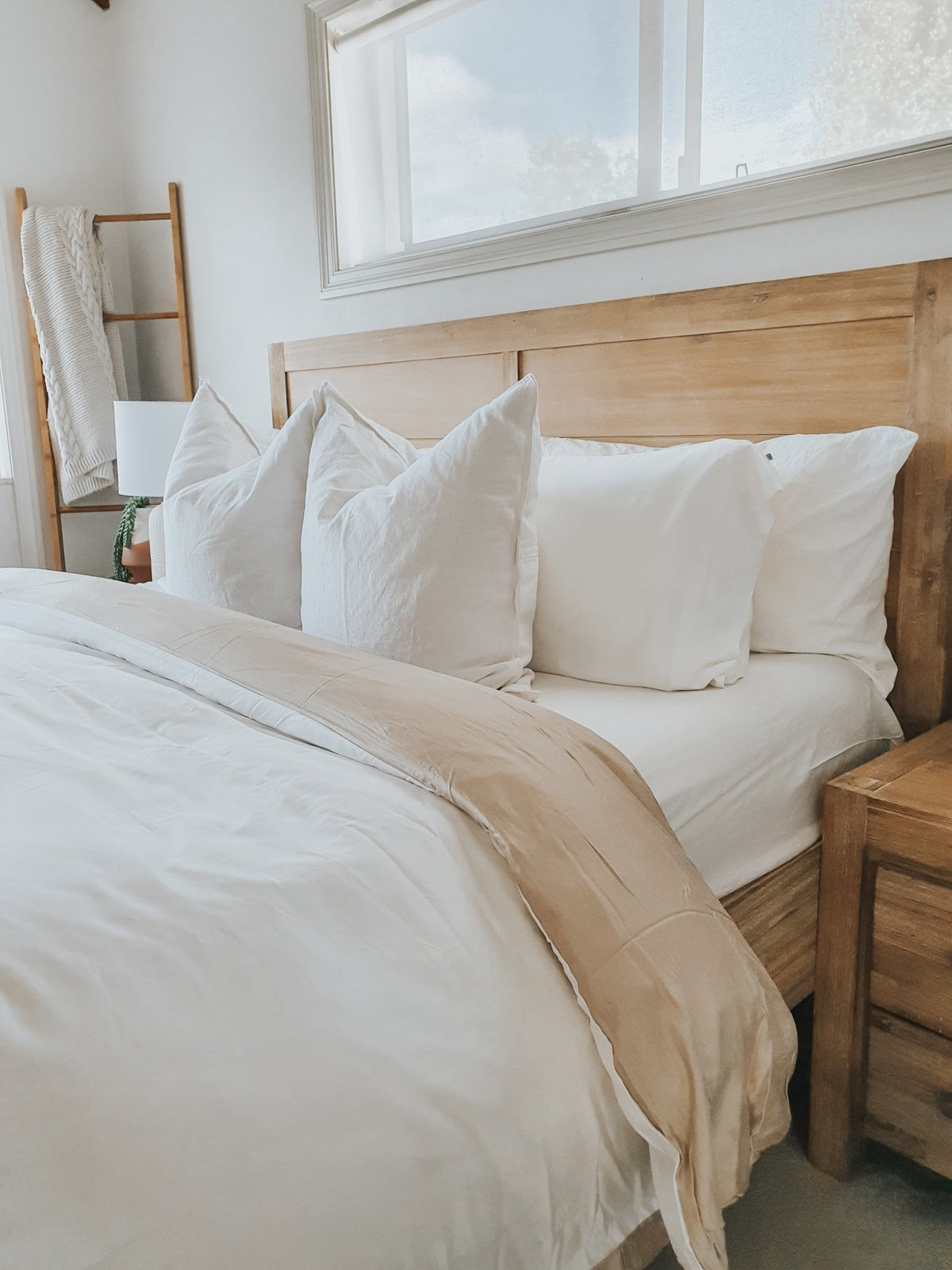 White/Macadamia Bamboo Quilt Cover - Queen